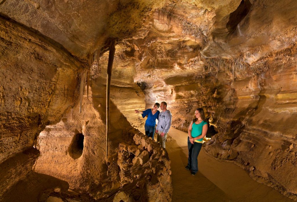 Cave of the Winds interior view